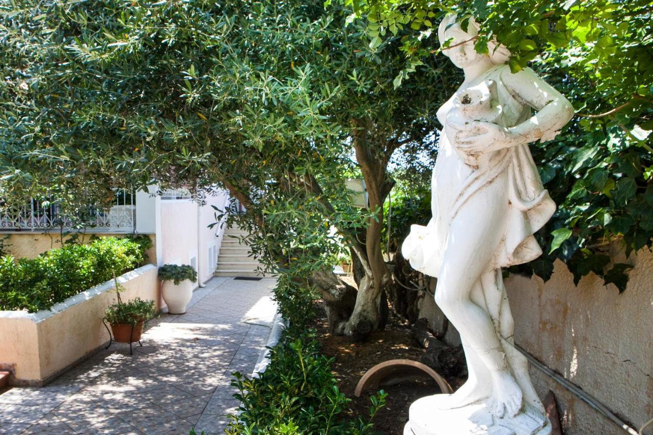 לאסי Tzivras Villa & Apartments מראה חיצוני תמונה