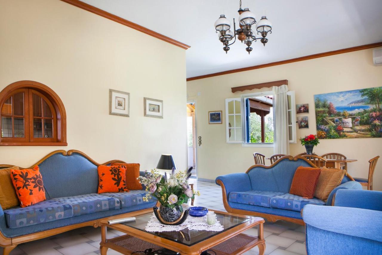 לאסי Tzivras Villa & Apartments מראה חיצוני תמונה