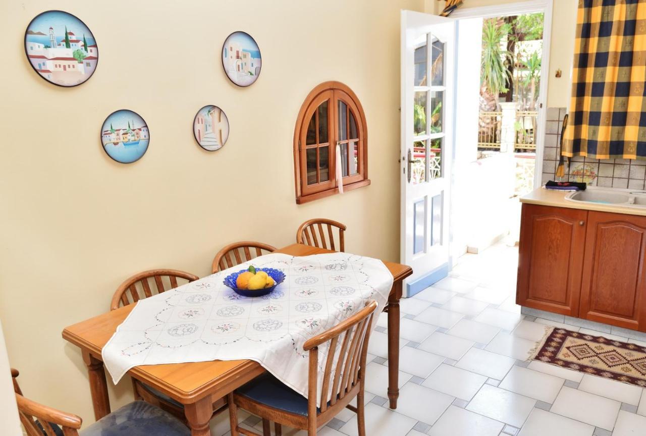 לאסי Tzivras Villa & Apartments מראה חיצוני תמונה