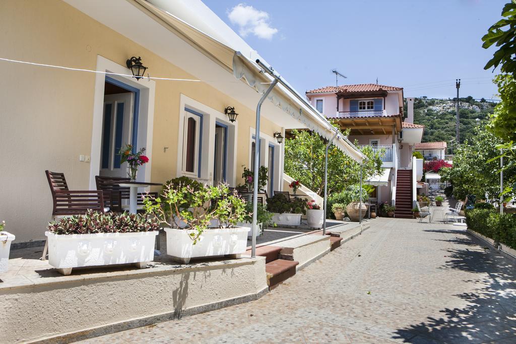 לאסי Tzivras Villa & Apartments מראה חיצוני תמונה